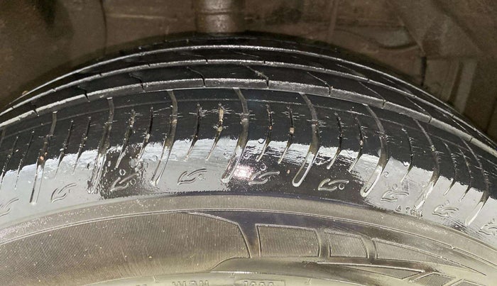 2023 Maruti BREZZA ZXI + AT SMART HYBRID, Petrol, Automatic, 13,976 km, Right Front Tyre Tread
