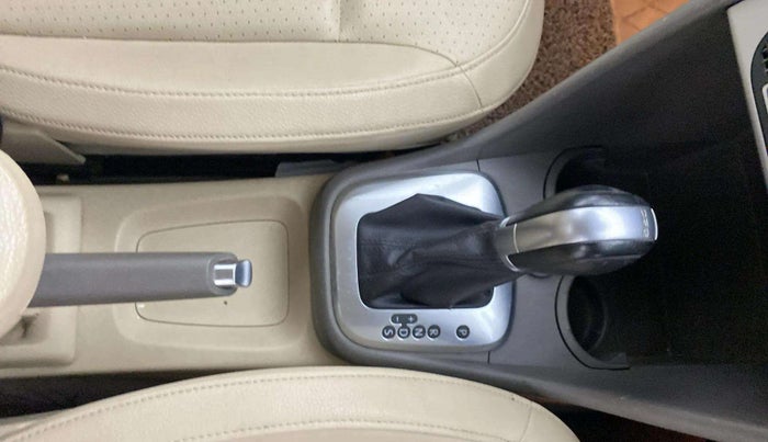 2017 Volkswagen Vento HIGHLINE 1.5 AT, Diesel, Automatic, 85,183 km, Gear Lever