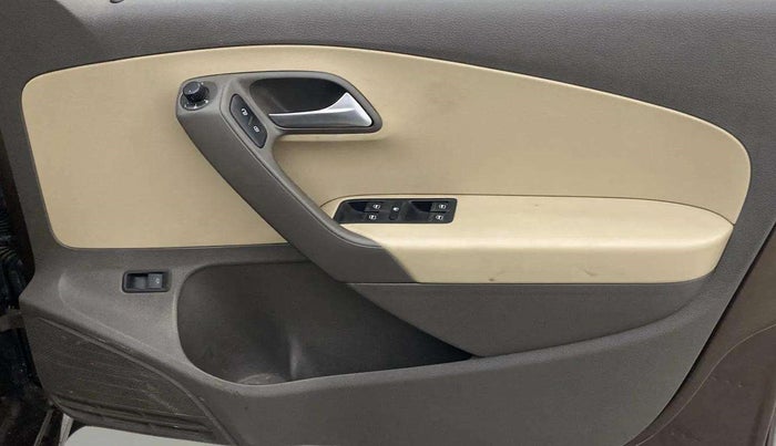2017 Volkswagen Vento HIGHLINE 1.5 AT, Diesel, Automatic, 85,183 km, Driver Side Door Panels Control