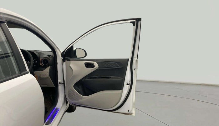 2021 Hyundai AURA S 1.2 CNG, CNG, Manual, 26,505 km, RHS Front Door