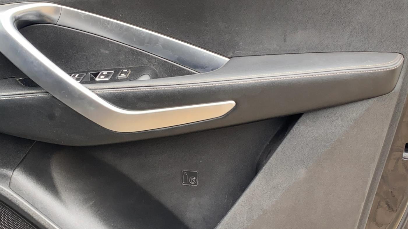 2020 MG HECTOR SHARP HYBRID 1.5 PETROL, Petrol, Manual, 81,698 km, Driver Side Door Panels Control