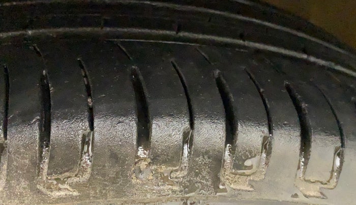 2013 Maruti Swift ZXI, Petrol, Manual, 97,672 km, Left Front Tyre Tread