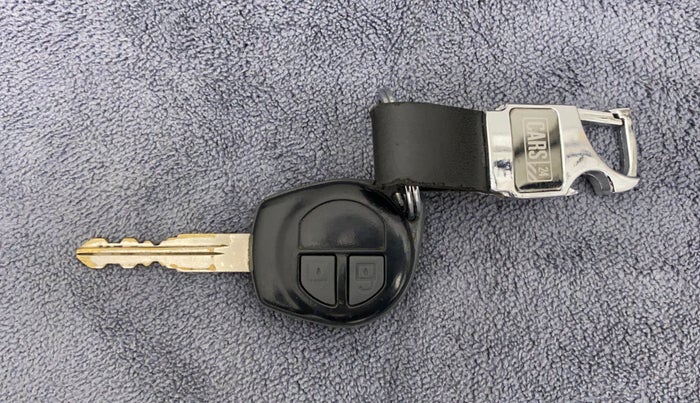 2013 Maruti Swift ZXI, Petrol, Manual, 97,672 km, Key Close Up