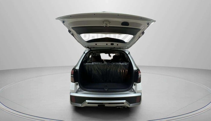 2025 Hyundai ALCAZAR Signature 6 STR 1.5 Turbo GDi Petrol DCT, Petrol, Automatic, 3,581 km, Boot Door Open