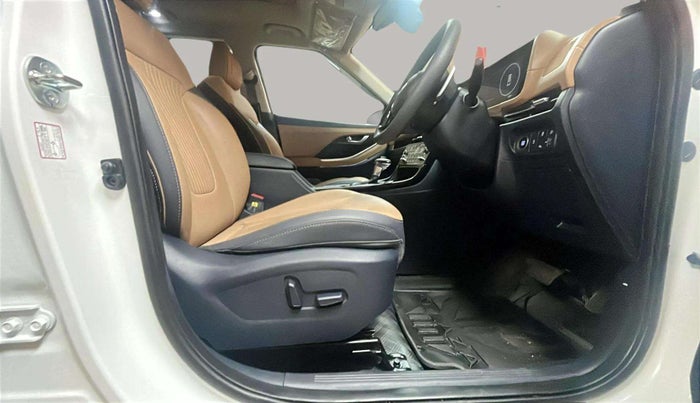 2025 Hyundai ALCAZAR Signature 6 STR 1.5 Turbo GDi Petrol DCT, Petrol, Automatic, 3,581 km, Driver Side Adjustment Panel