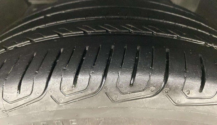 2019 Ford Ecosport TITANIUM 1.5L THUNDER EDTION DIESEL, Diesel, Manual, 1,49,325 km, Left Front Tyre Tread