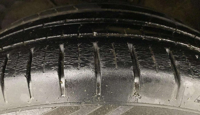 2022 Maruti Baleno ZETA 1.2 AGS, Petrol, Automatic, 32,526 km, Left Front Tyre Tread