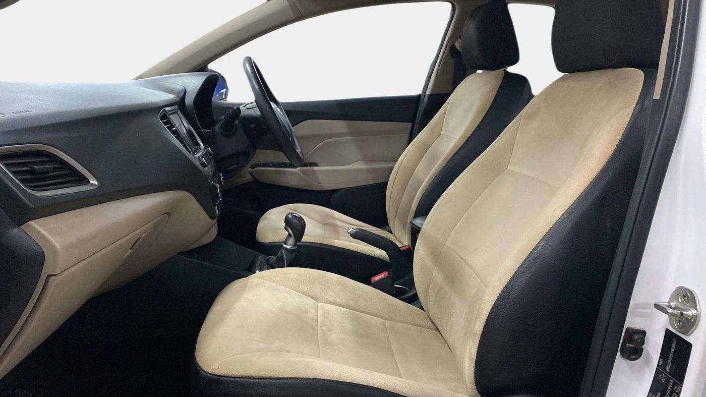 2019 Hyundai Verna 1.6 VTVT SX, Petrol, Manual, 36,134 km, Right Side Front Door Cabin