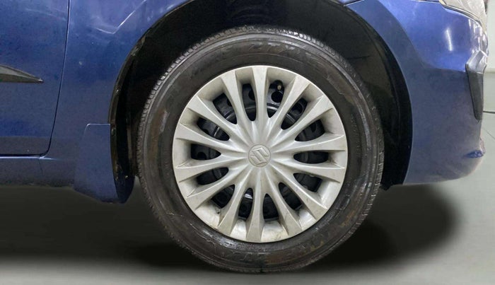 2017 Maruti Ciaz DELTA 1.4 MT PETROL, Petrol, Manual, 1,27,182 km, Right Front Wheel