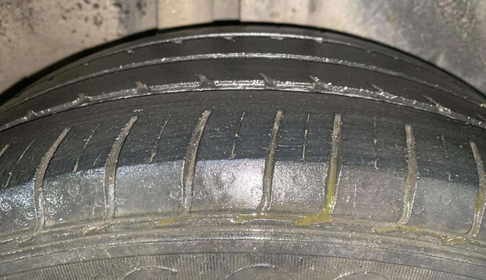 2017 Maruti Ciaz DELTA 1.4 MT PETROL, Petrol, Manual, 1,27,182 km, Right Rear Tyre Tread