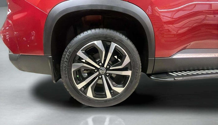 2024 MG HECTOR SAVVY PRO 1.5 TURBO CVT PETROL, Petrol, Automatic, 4,730 km, Right Rear Wheel