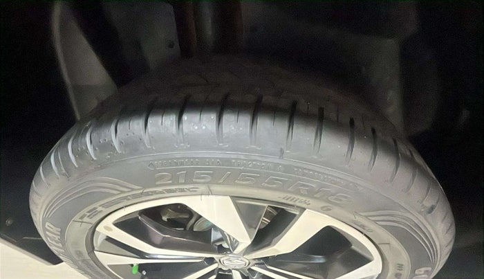 2024 MG HECTOR SAVVY PRO 1.5 TURBO CVT PETROL, Petrol, Automatic, 4,730 km, Left Front Tyre Tread