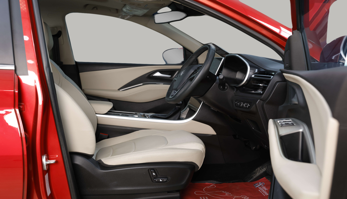2024 MG HECTOR SAVVY PRO 1.5 TURBO CVT PETROL, Petrol, Automatic, 4,730 km, Right Side Front Door Cabin