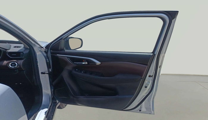 2023 Maruti Grand Vitara SIGMA SMART HYBRID, Petrol, Manual, 53,055 km, RHS Front Door