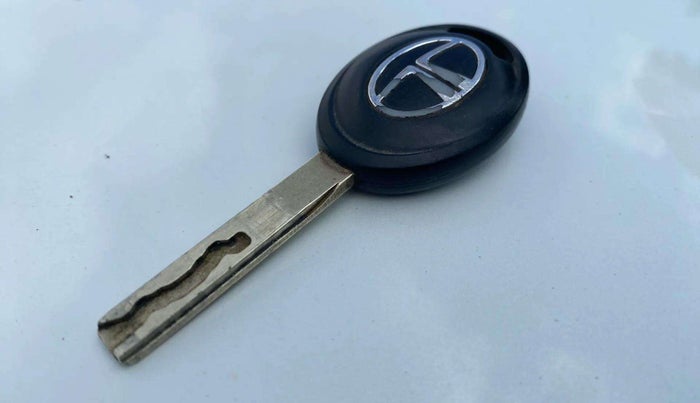 2021 Tata TIGOR XE PETROL, Petrol, Manual, 23,427 km, Key Close Up