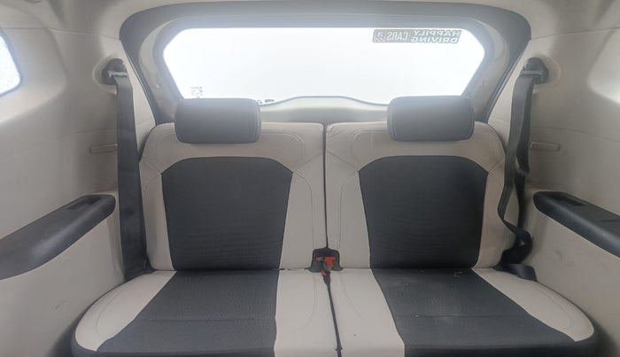 2022 Renault TRIBER RXT LIMITED EDITION, Petrol, Manual, 43,016 km, Third Seat Row ( optional )