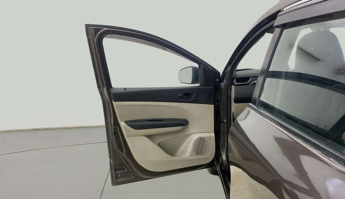 2022 Renault TRIBER RXT LIMITED EDITION, Petrol, Manual, 43,016 km, LHS Front Door
