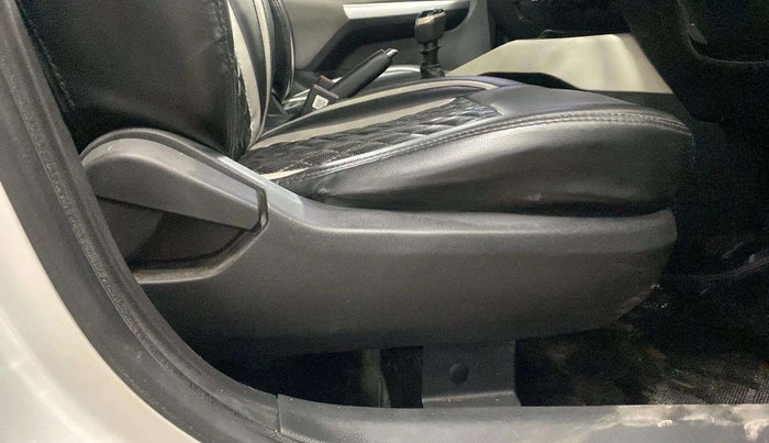 2021 Nissan MAGNITE XE, CNG, Manual, 51,884 km, Driver Side Adjustment Panel