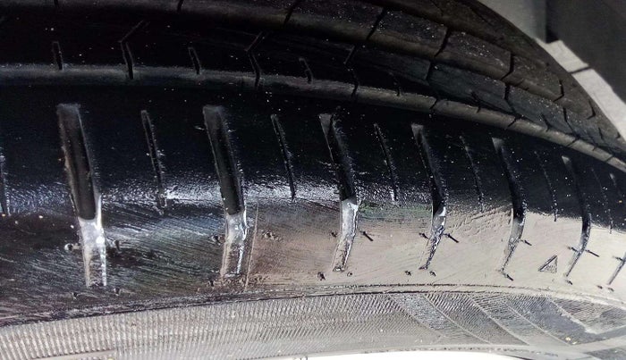 2023 Maruti Baleno ALPHA 1.2 AGS, Petrol, Automatic, 7,068 km, Right Front Tyre Tread