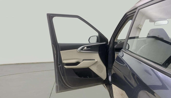 2022 KIA CARENS PRESTIGE 1.5 PETROL 7 STR, Petrol, Manual, 39,352 km, LHS Front Door