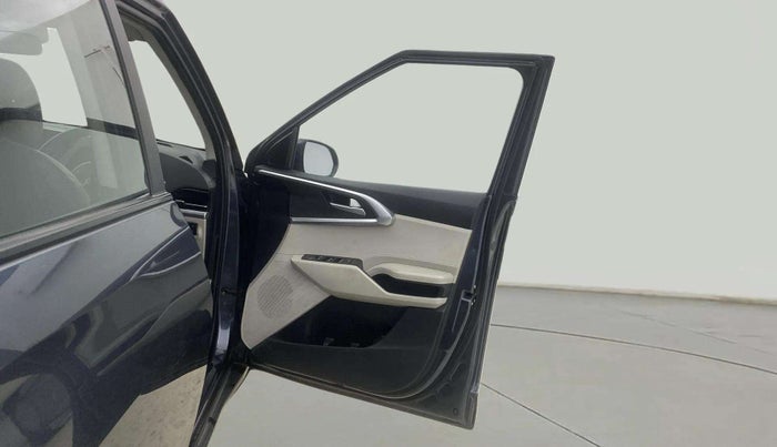 2022 KIA CARENS PRESTIGE 1.5 PETROL 7 STR, Petrol, Manual, 39,352 km, RHS Front Door