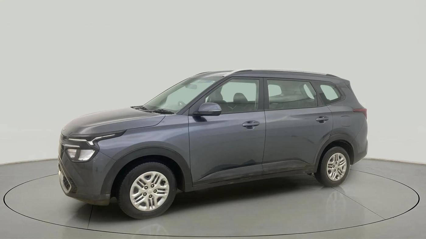 2022 KIA CARENS PRESTIGE 1.5 PETROL 7 STR, Petrol, Manual, 39,352 km, Left Front Diagonal