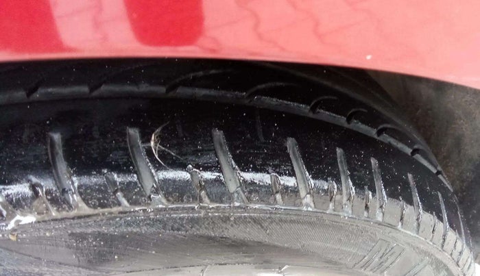 2017 Tata Tiago XZ PETROL, Petrol, Manual, 1,05,299 km, Right Front Tyre Tread