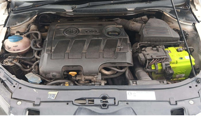 2016 Skoda Rapid 1.5 TDI CR STYLE PLUS AT, Diesel, Automatic, 85,992 km, Engine View