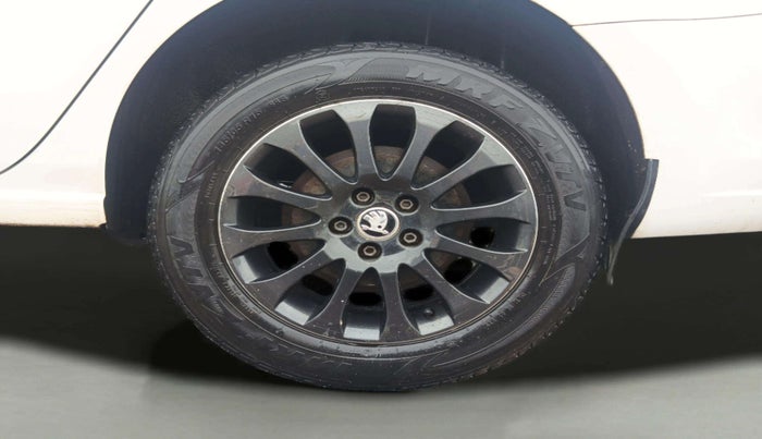 2016 Skoda Rapid 1.5 TDI CR STYLE PLUS AT, Diesel, Automatic, 85,992 km, Left Rear Wheel