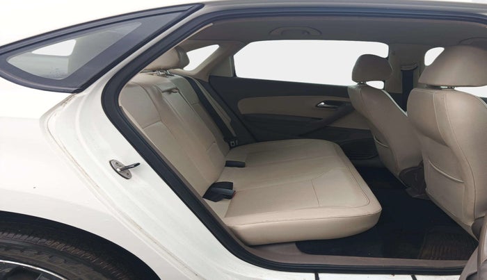 2016 Skoda Rapid 1.5 TDI CR STYLE PLUS AT, Diesel, Automatic, 85,992 km, Right Side Rear Door Cabin