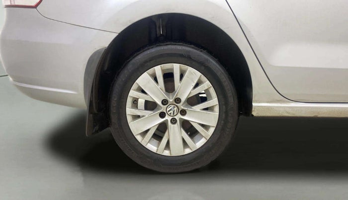 2015 Volkswagen Vento HIGHLINE PETROL AT, Petrol, Automatic, 39,366 km, Right Rear Wheel