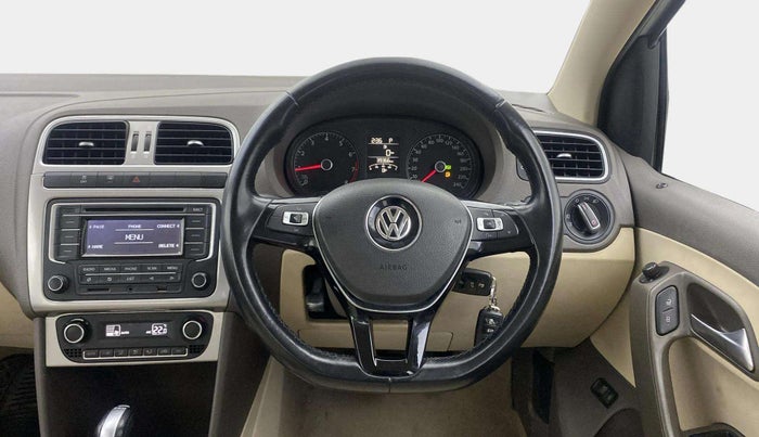 2015 Volkswagen Vento HIGHLINE PETROL AT, Petrol, Automatic, 39,366 km, Steering Wheel Close Up