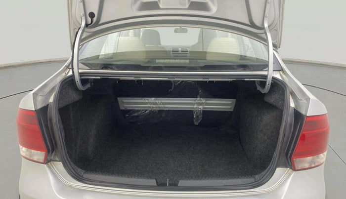 2015 Volkswagen Vento HIGHLINE PETROL AT, Petrol, Automatic, 39,366 km, Boot Inside