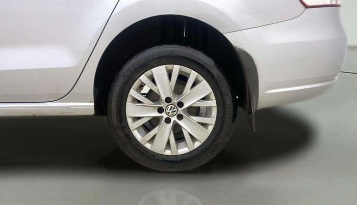 2015 Volkswagen Vento HIGHLINE PETROL AT, Petrol, Automatic, 39,366 km, Left Rear Wheel