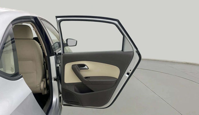 2015 Volkswagen Vento HIGHLINE PETROL AT, Petrol, Automatic, 39,366 km, RHS Rear Door