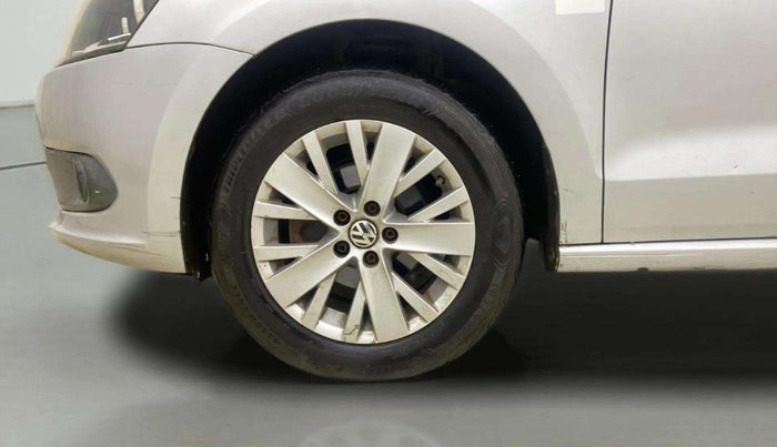 2015 Volkswagen Vento HIGHLINE PETROL AT, Petrol, Automatic, 39,366 km, Left Front Wheel