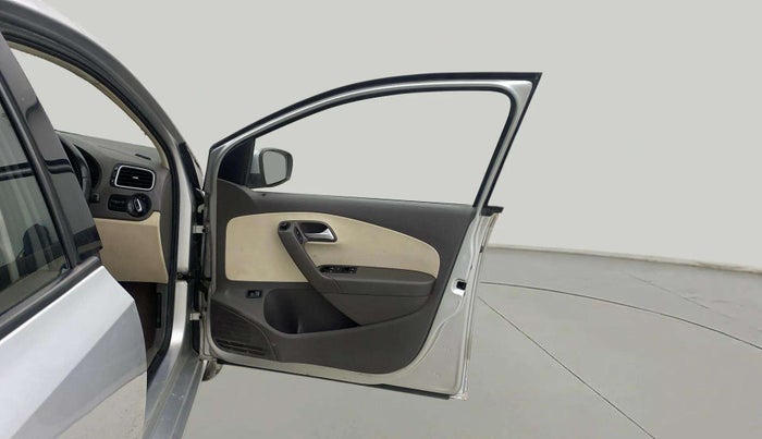 2015 Volkswagen Vento HIGHLINE PETROL AT, Petrol, Automatic, 39,366 km, RHS Front Door