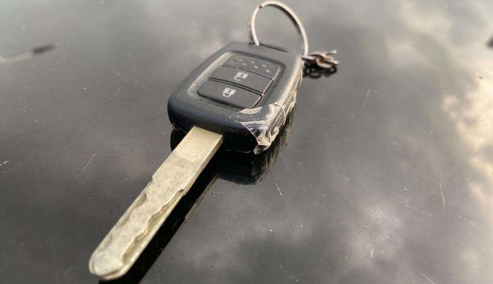 2019 Honda WR-V 1.2L I-VTEC VX MT, Petrol, Manual, 46,259 km, Key Close Up