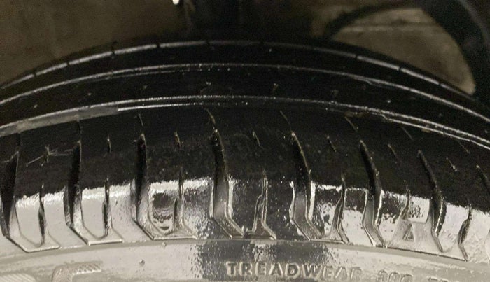 2019 Maruti Dzire VXI AMT, Petrol, Automatic, 35,598 km, Right Front Tyre Tread