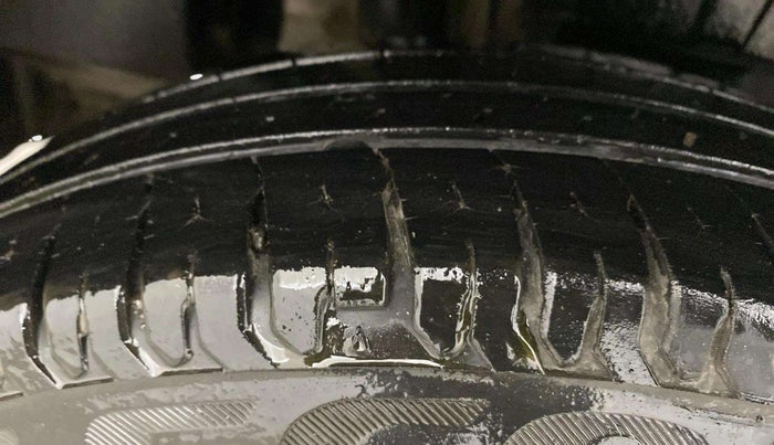 2019 Maruti Dzire VXI AMT, Petrol, Automatic, 35,598 km, Right Rear Tyre Tread