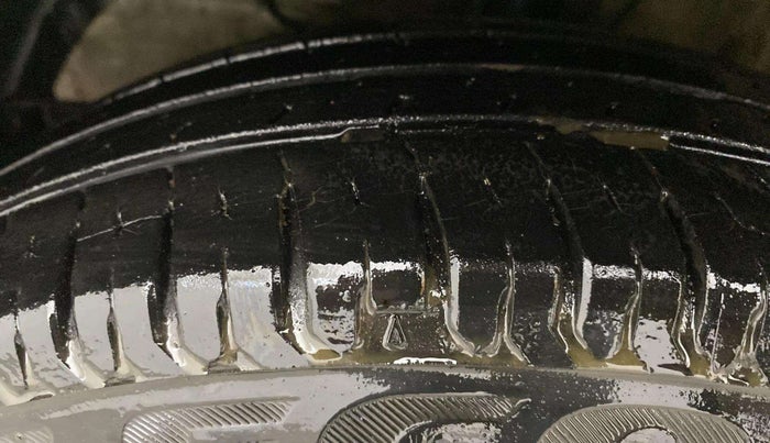 2019 Maruti Dzire VXI AMT, Petrol, Automatic, 35,598 km, Left Front Tyre Tread