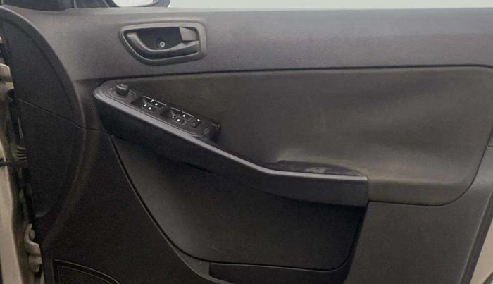 2015 Tata Zest XMS 90PS DIESEL, Diesel, Manual, 89,578 km, Driver Side Door Panels Control