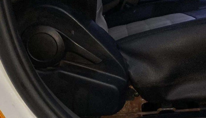 2020 Tata ALTROZ XM PETROL, Petrol, Manual, 78,646 km, Driver Side Adjustment Panel