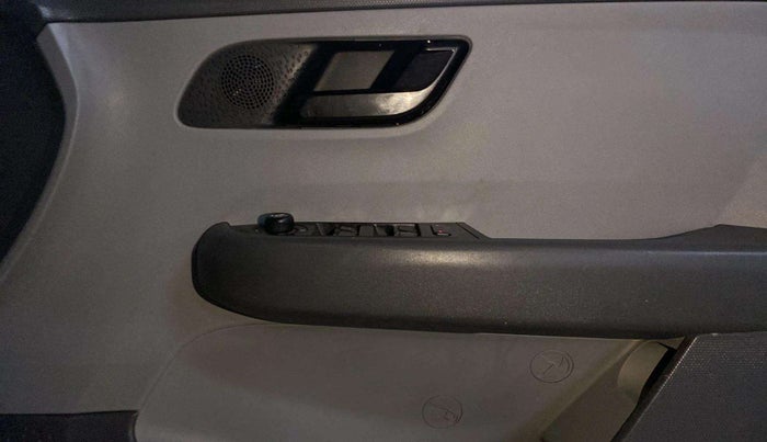 2020 Tata ALTROZ XM PETROL, Petrol, Manual, 78,646 km, Driver Side Door Panels Control