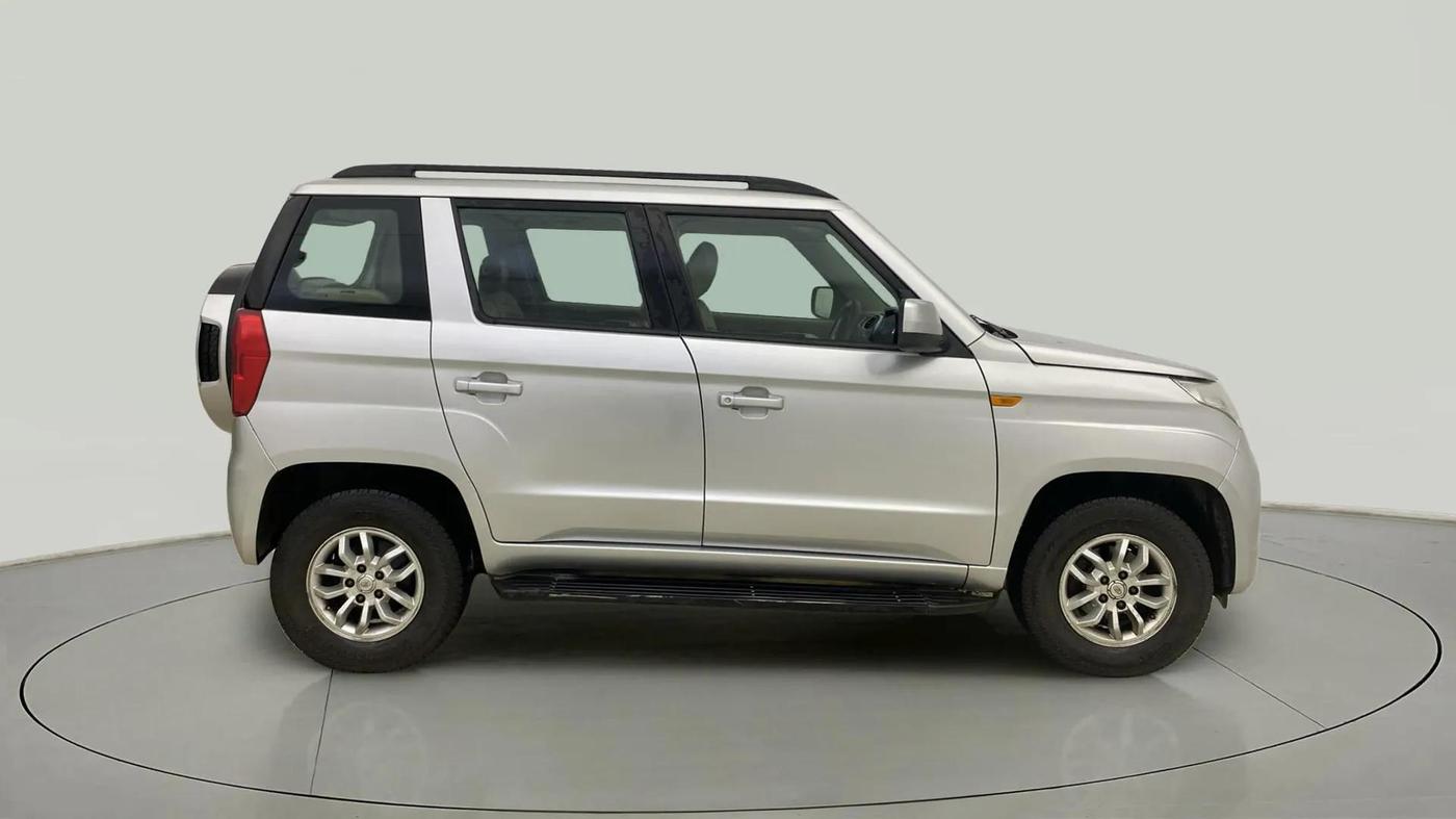 2016 Mahindra TUV300 T8 AMT, Diesel, Automatic, 91,824 km, Right Side View
