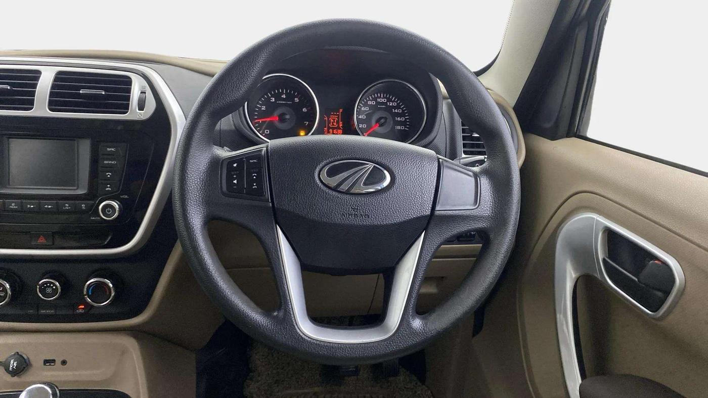 2016 Mahindra TUV300 T8 AMT, Diesel, Automatic, 91,824 km, Steering Wheel Close Up