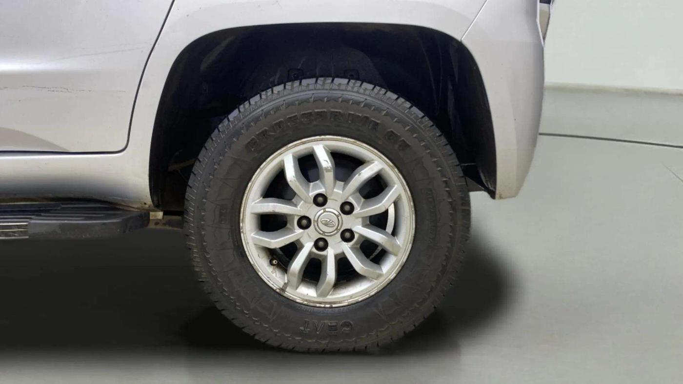 2016 Mahindra TUV300 T8 AMT, Diesel, Automatic, 91,824 km, Left Rear Wheel