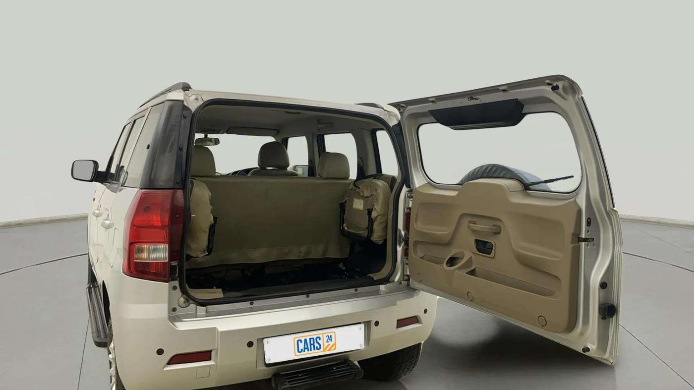 2016 Mahindra TUV300 T8 AMT, Diesel, Automatic, 91,824 km, Boot Door Open