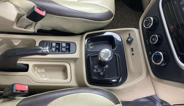 2016 Mahindra TUV300 T8 AMT, Diesel, Automatic, 91,632 km, Gear Lever