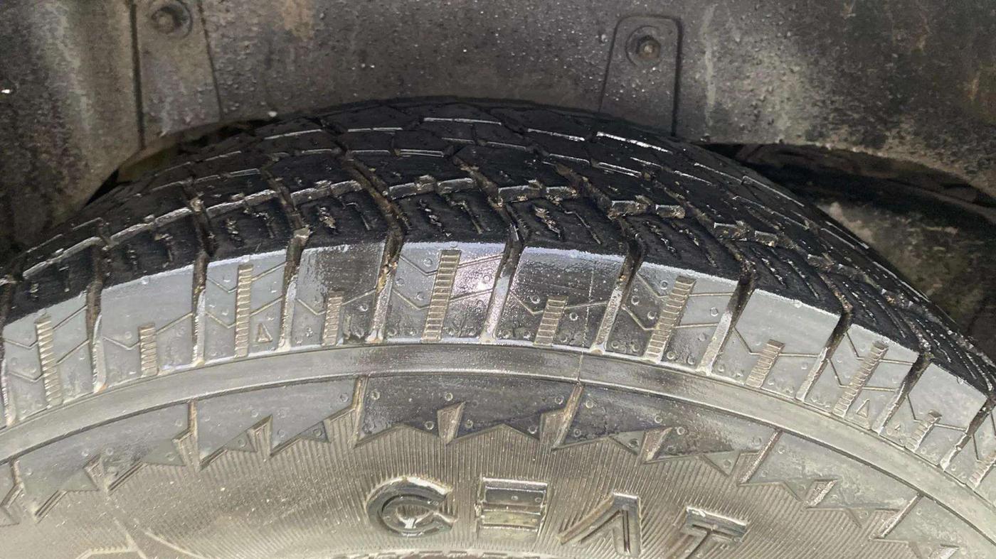 2016 Mahindra TUV300 T8 AMT, Diesel, Automatic, 91,824 km, Right Rear Tyre Tread